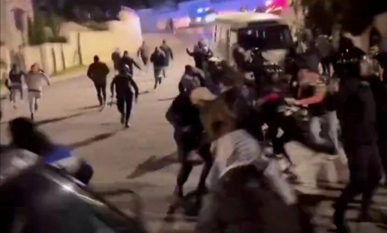 بالفيديو. اقتحام السفارة الارهابية الاسرائيلية في الاردن 1 Screenshot ٢٠٢٤٠٣٢٥ ٢٣٢١٢٧