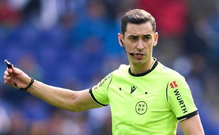 طاقم حكام إسباني بقيادة مونييز يقود قمة الأهلي والزمالك 1 FB IMG 1719156032578