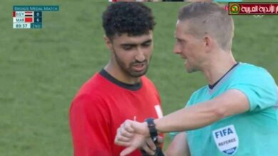 لقطة لاعب منتخب مصر الشهيرة