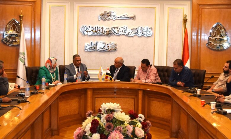 غرفة القاهرة تبحث مع المحافظة تجديد تراخيص مجازر الدواجن 1 IMG 20241108 WA0006
