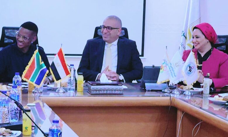 البنك الزراعي المصري يستقبل وفدًا من اتحاد نقابات جنوب إفريقيا لتعزيز سبل التعاون 1 IMG 20250723 WA0001